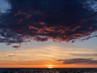 Dramatische Lichtstimmung am Abendhimmel - Rønne